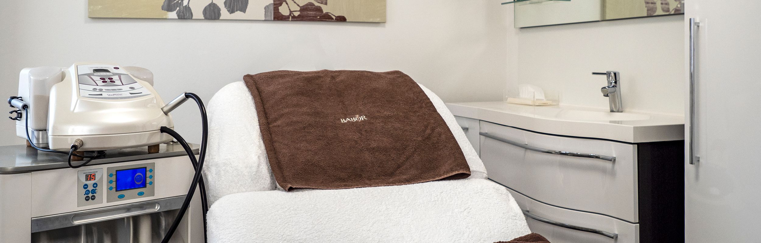 Slider Behandlungsraum Liege